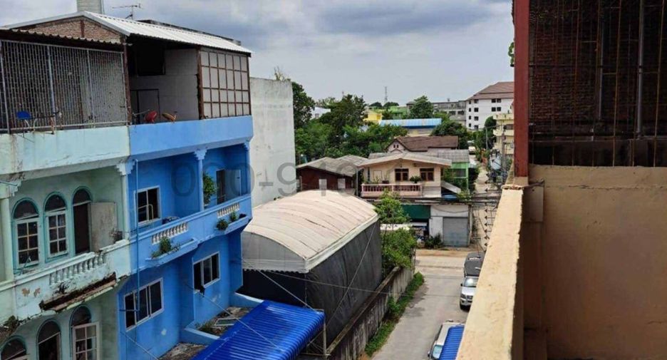 For sale 3 bedrooms retail Space in Bang Bon, Bangkok