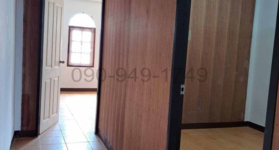 For sale 3 bedrooms retail Space in Bang Bon, Bangkok