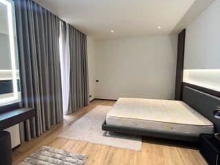 For rent 3 Beds condo in Khlong Toei, Bangkok