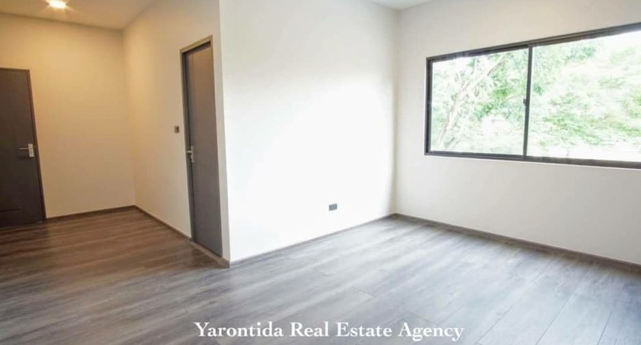 For sale 3 bedrooms townhouse in Bang Phli, Samut Prakan