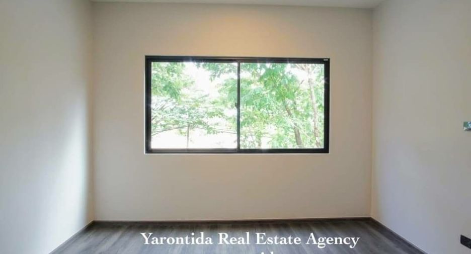 For sale 3 bedrooms townhouse in Bang Phli, Samut Prakan