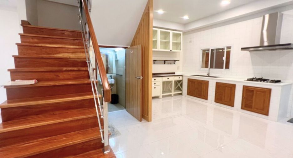 Reihenhaus zum Kauf mit 4 Zimmer in Pak Kret, Nonthaburi