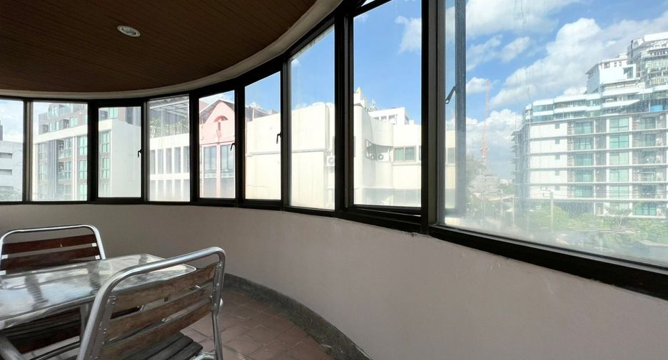 For rent 3 bedrooms condo in Watthana, Bangkok