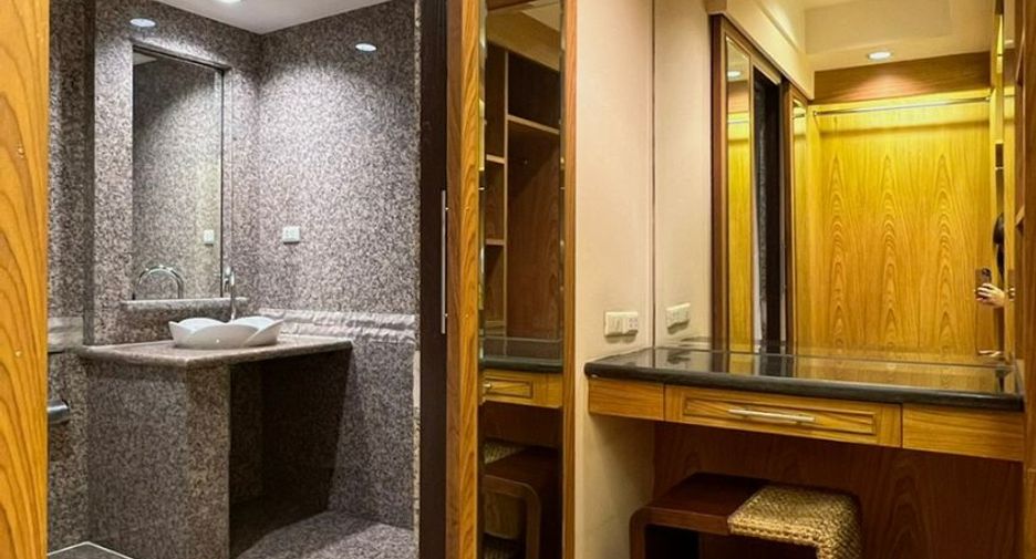 For rent 3 bedrooms condo in Watthana, Bangkok