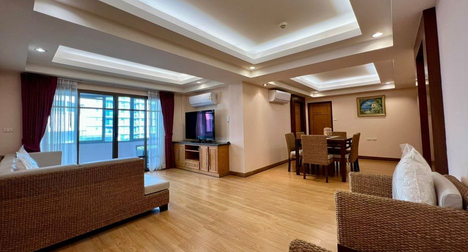 For rent 3 bedrooms condo in Watthana, Bangkok