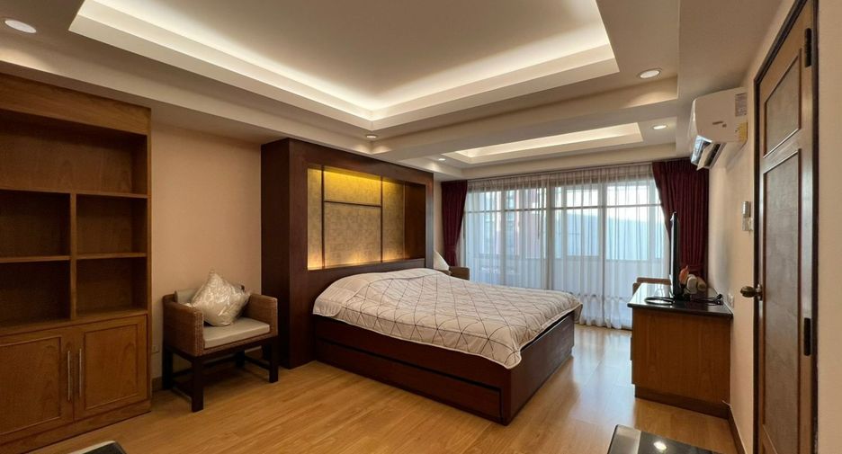 For rent 3 bedrooms condo in Watthana, Bangkok