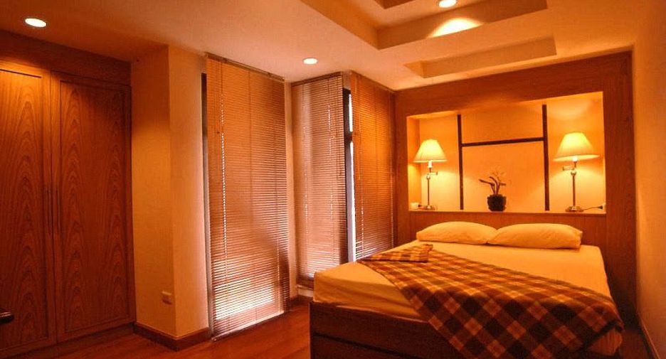 For rent 3 bedrooms condo in Watthana, Bangkok