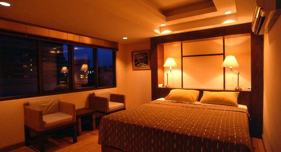 For rent 3 bedrooms condo in Watthana, Bangkok