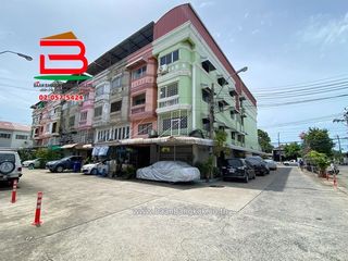 For sale 3 bedrooms retail Space in Sai Mai, Bangkok