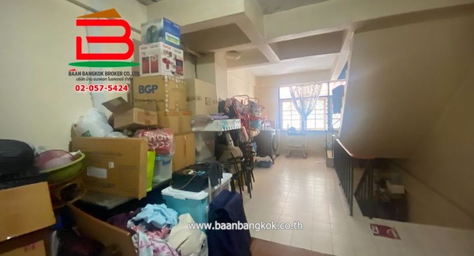For sale 3 bedrooms retail Space in Sai Mai, Bangkok