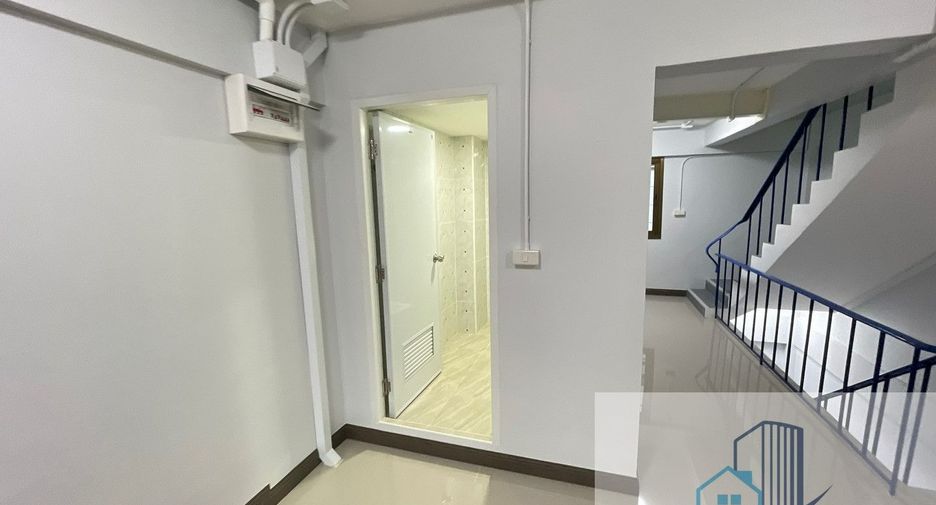 For sale 4 bedrooms retail Space in Suan Luang, Bangkok