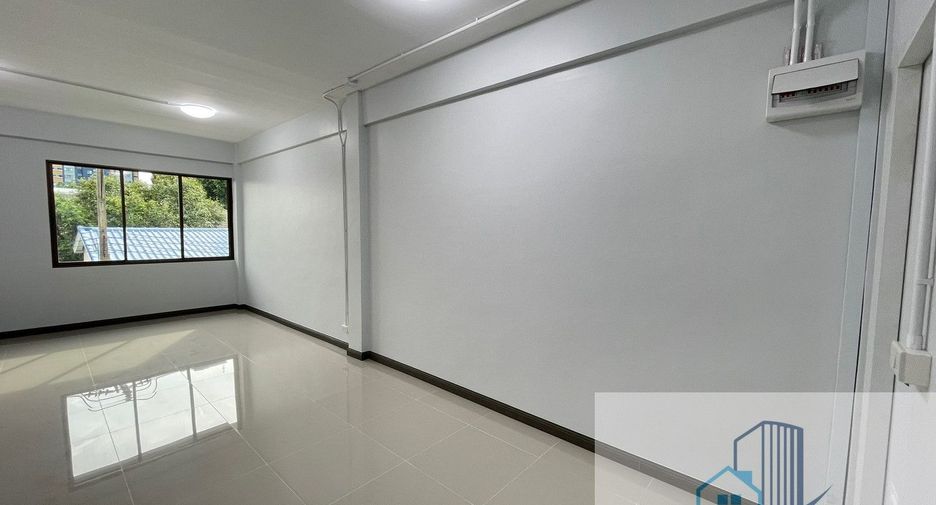 For sale 4 bedrooms retail Space in Suan Luang, Bangkok
