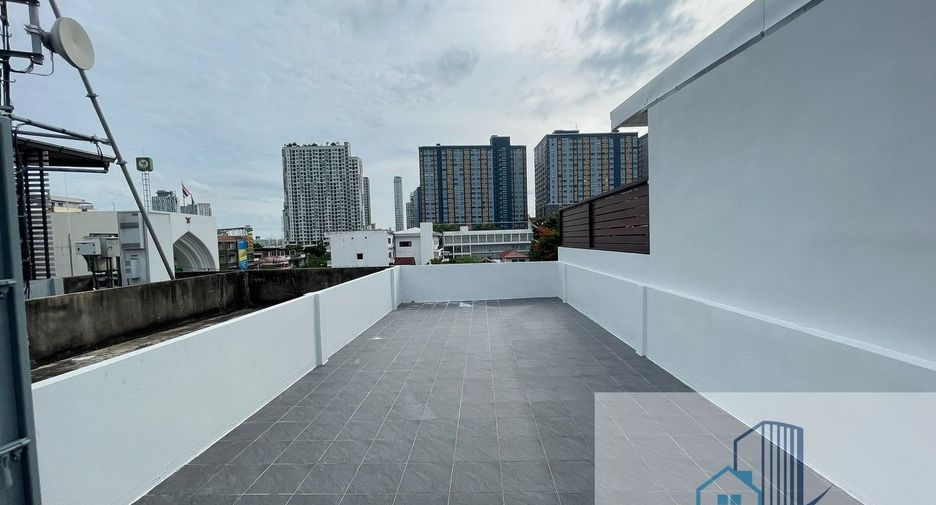 For sale 4 bedrooms retail Space in Suan Luang, Bangkok