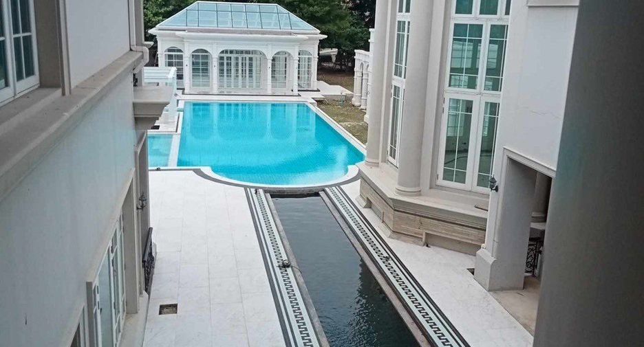 For sale 6 bedrooms house in Bueng Kum, Bangkok