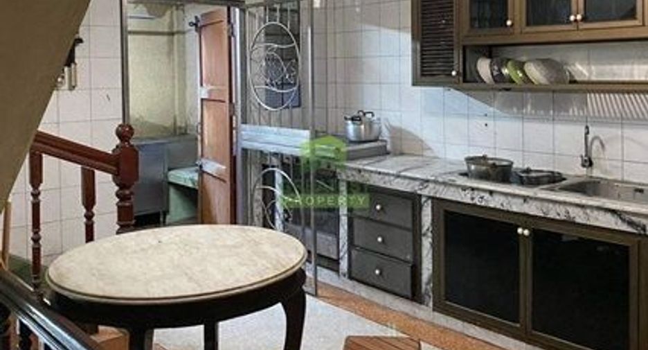 For sale 3 bedrooms retail Space in Mueang Nonthaburi, Nonthaburi