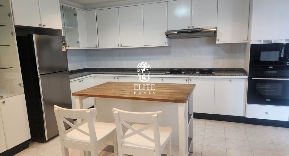 For rent 3 bedrooms condo in Watthana, Bangkok