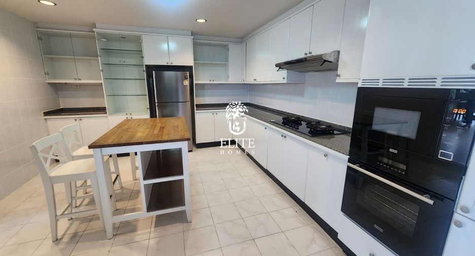 For rent 3 bedrooms condo in Watthana, Bangkok