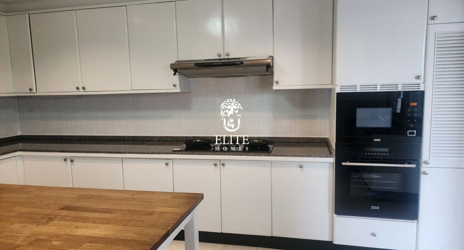 For rent 3 bedrooms condo in Watthana, Bangkok