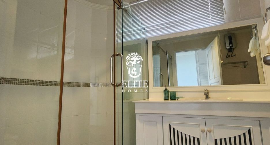 For rent 3 bedrooms condo in Watthana, Bangkok