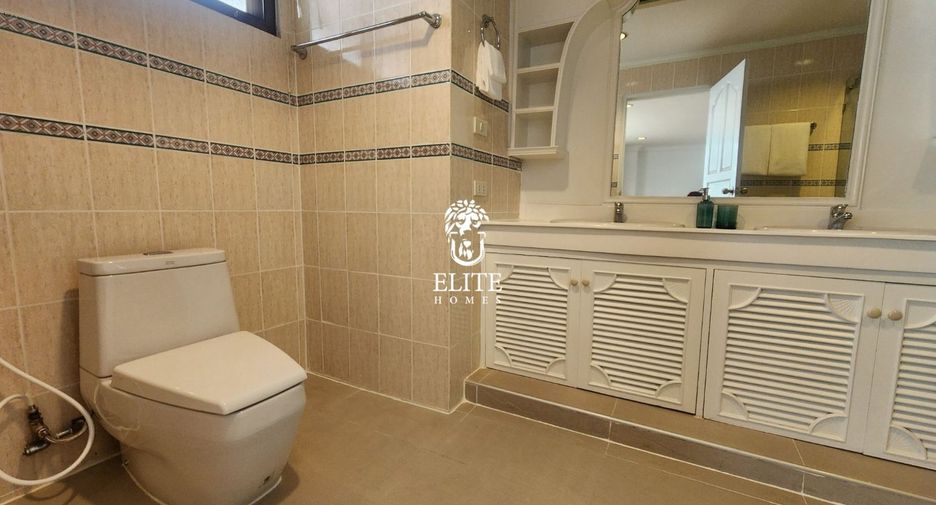 For rent 3 bedrooms condo in Watthana, Bangkok