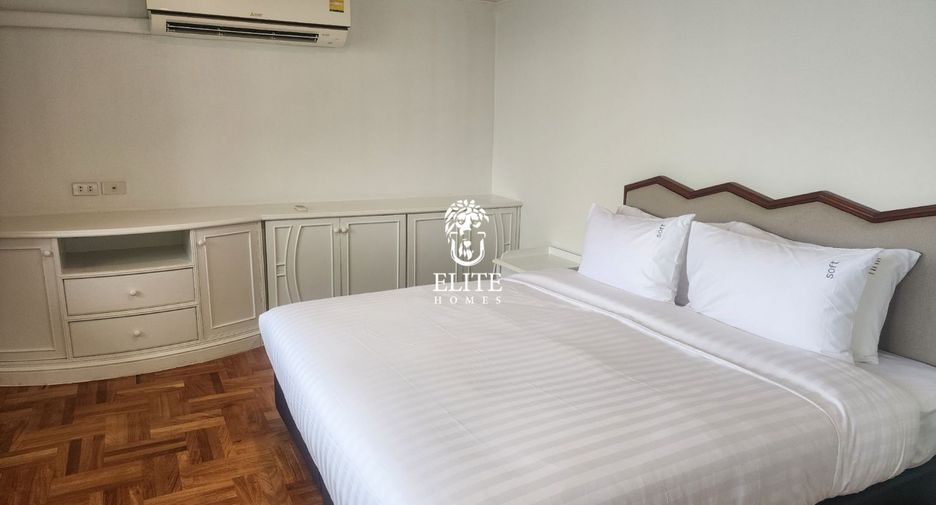 For rent 3 bedrooms condo in Watthana, Bangkok