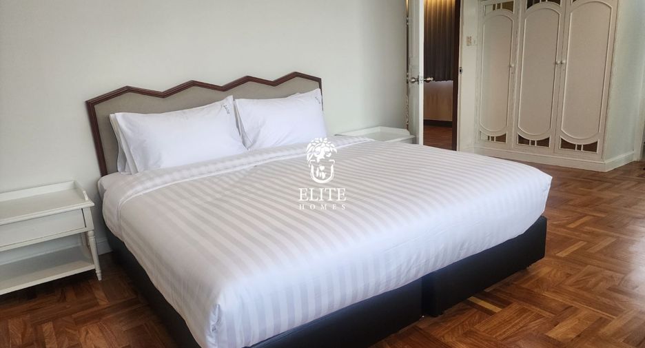 For rent 3 bedrooms condo in Watthana, Bangkok