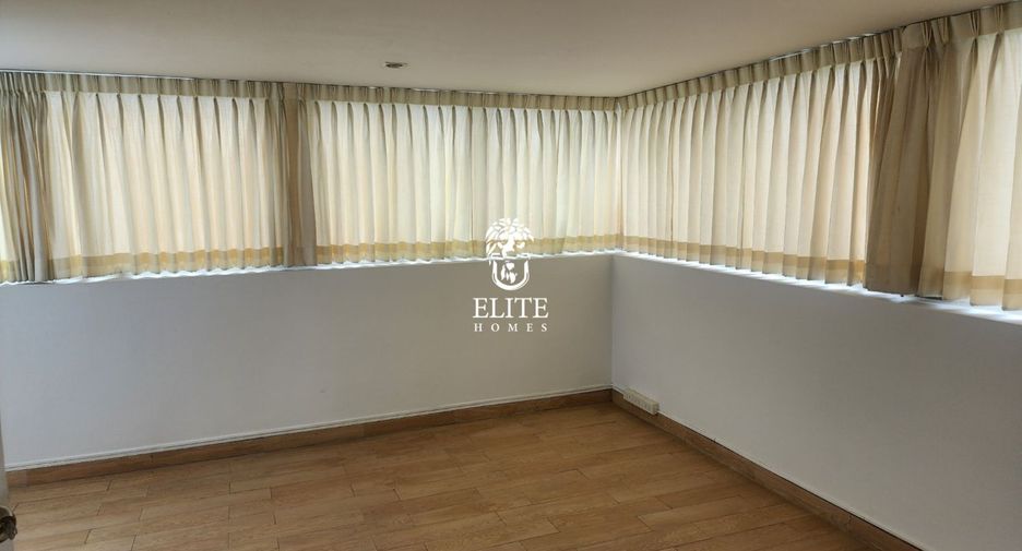 For rent 3 bedrooms condo in Watthana, Bangkok