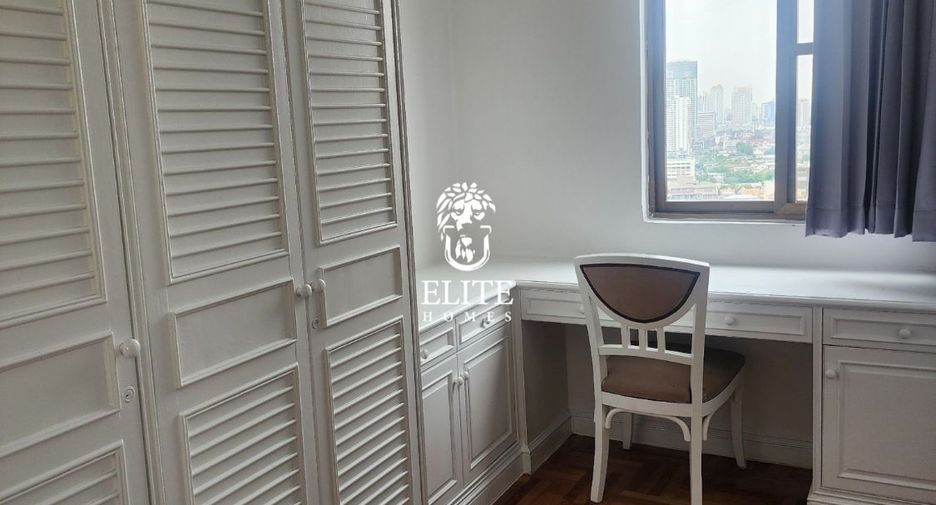 For rent 3 bedrooms condo in Watthana, Bangkok