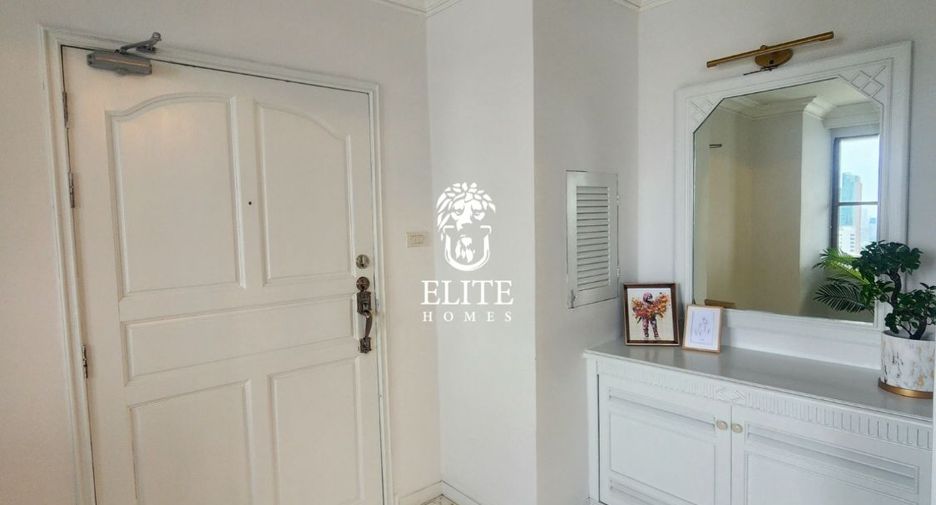 For rent 3 bedrooms condo in Watthana, Bangkok