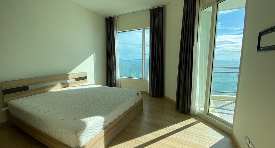 For rent 3 bedrooms condo in Bang Lamung, Chonburi