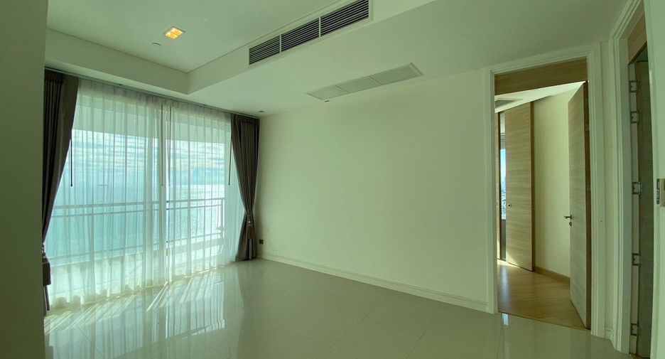 For rent 3 bedrooms condo in Bang Lamung, Chonburi