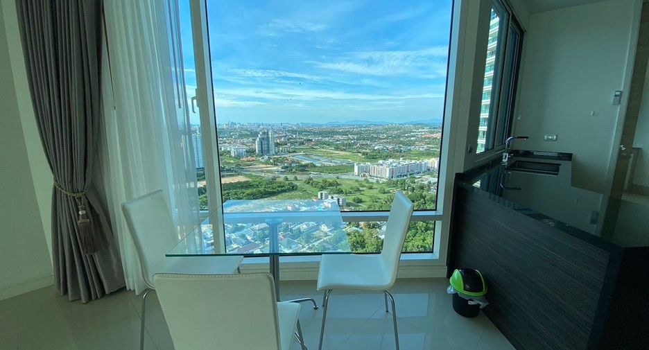 For rent 3 bedrooms condo in Bang Lamung, Chonburi