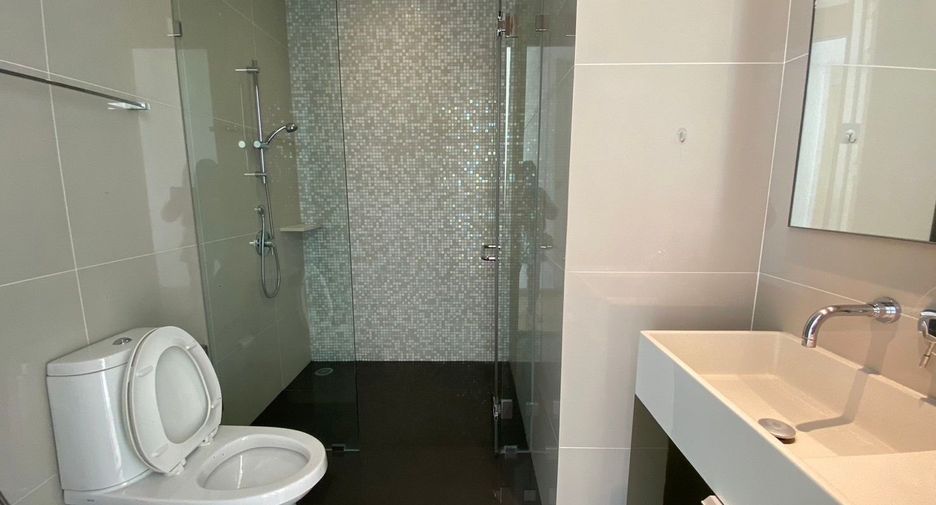 For rent 3 bedrooms condo in Bang Lamung, Chonburi