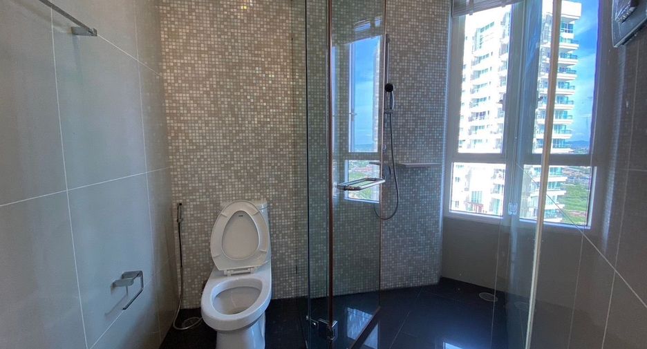For rent 3 bedrooms condo in Bang Lamung, Chonburi
