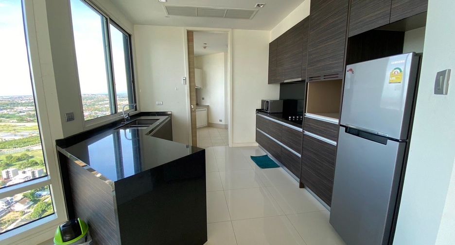 For rent 3 bedrooms condo in Bang Lamung, Chonburi