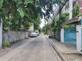 For sale 5 Beds house in Ratchathewi, Bangkok
