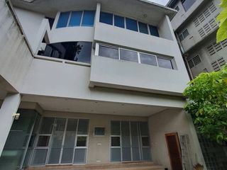 For sale 9 bed office in Phaya Thai, Bangkok