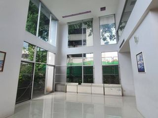For sale 9 bed office in Phaya Thai, Bangkok