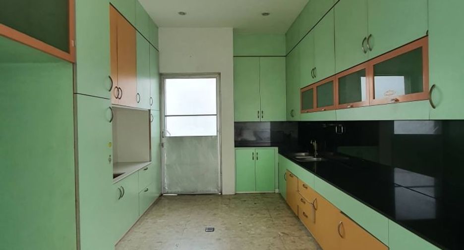 Oficina en venta de 9 habitaciones en Phaya Thai, Bangkok