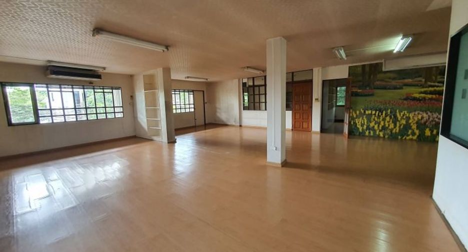 Oficina en venta de 9 habitaciones en Phaya Thai, Bangkok