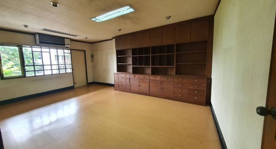 Oficina en venta de 9 habitaciones en Phaya Thai, Bangkok