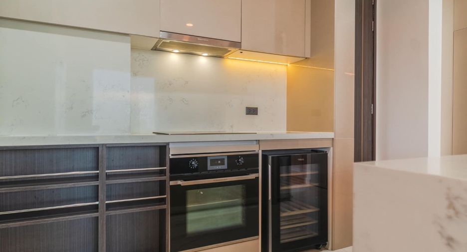 Wohnung zur Miete und zum Kauf mit 2 Zimmer in Khlong Toei, Bangkok