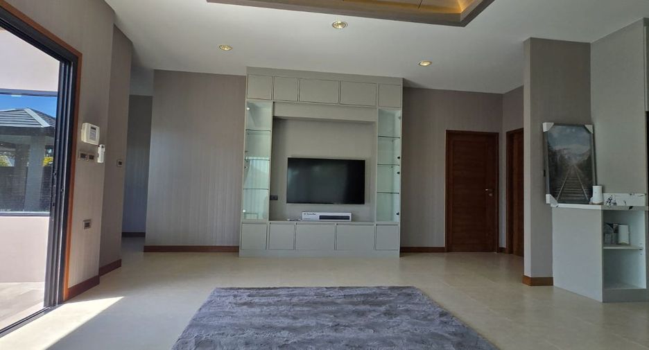 Condo en alquiler de 3 habitaciones en Huay Yai, Pattaya