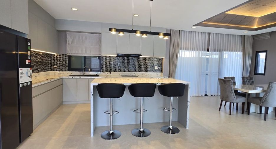 Condo en alquiler de 3 habitaciones en Huay Yai, Pattaya