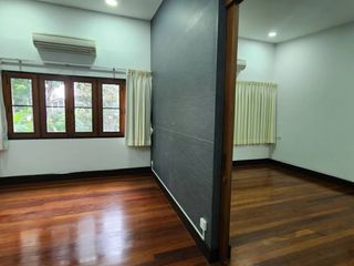 出租 3 卧室 独立屋 在 Khlong Toei, 曼谷