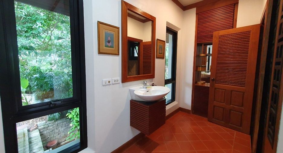 For sale 4 bed villa in Mueang Phuket, Phuket