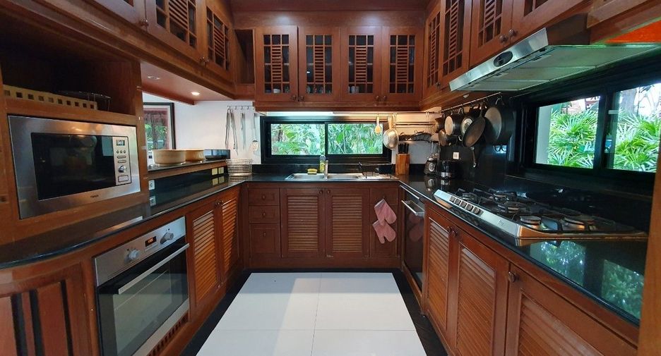 For sale 4 bed villa in Mueang Phuket, Phuket