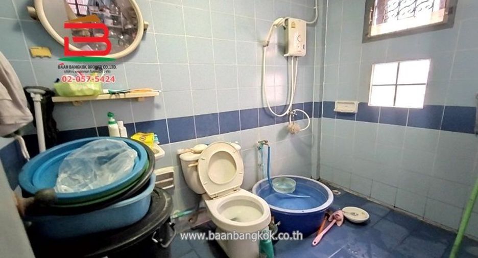 For sale 3 bedrooms townhouse in Khlong Sam Wa, Bangkok