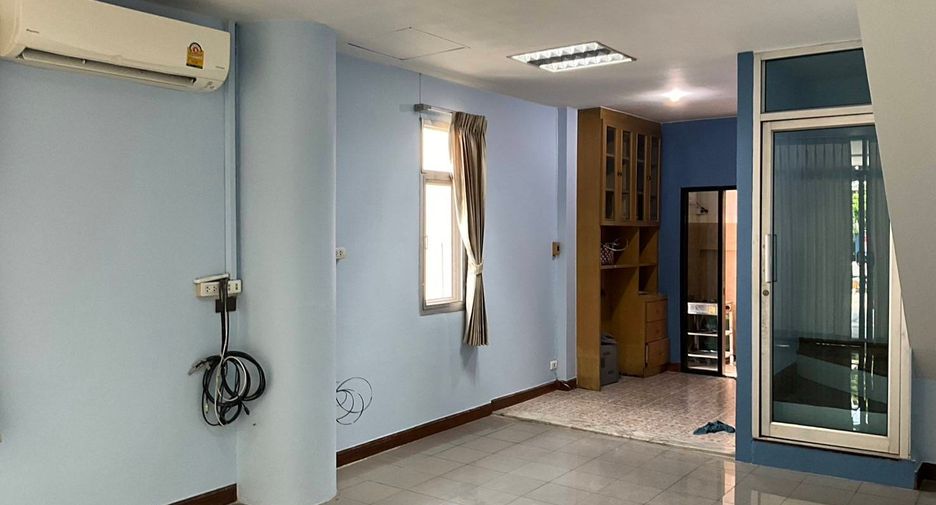 Reihenhaus zum Kauf mit 2 Zimmer in Lam Luk Ka, Pathum Thani