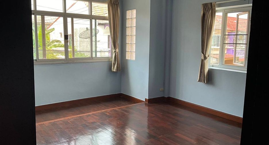 Reihenhaus zum Kauf mit 2 Zimmer in Lam Luk Ka, Pathum Thani
